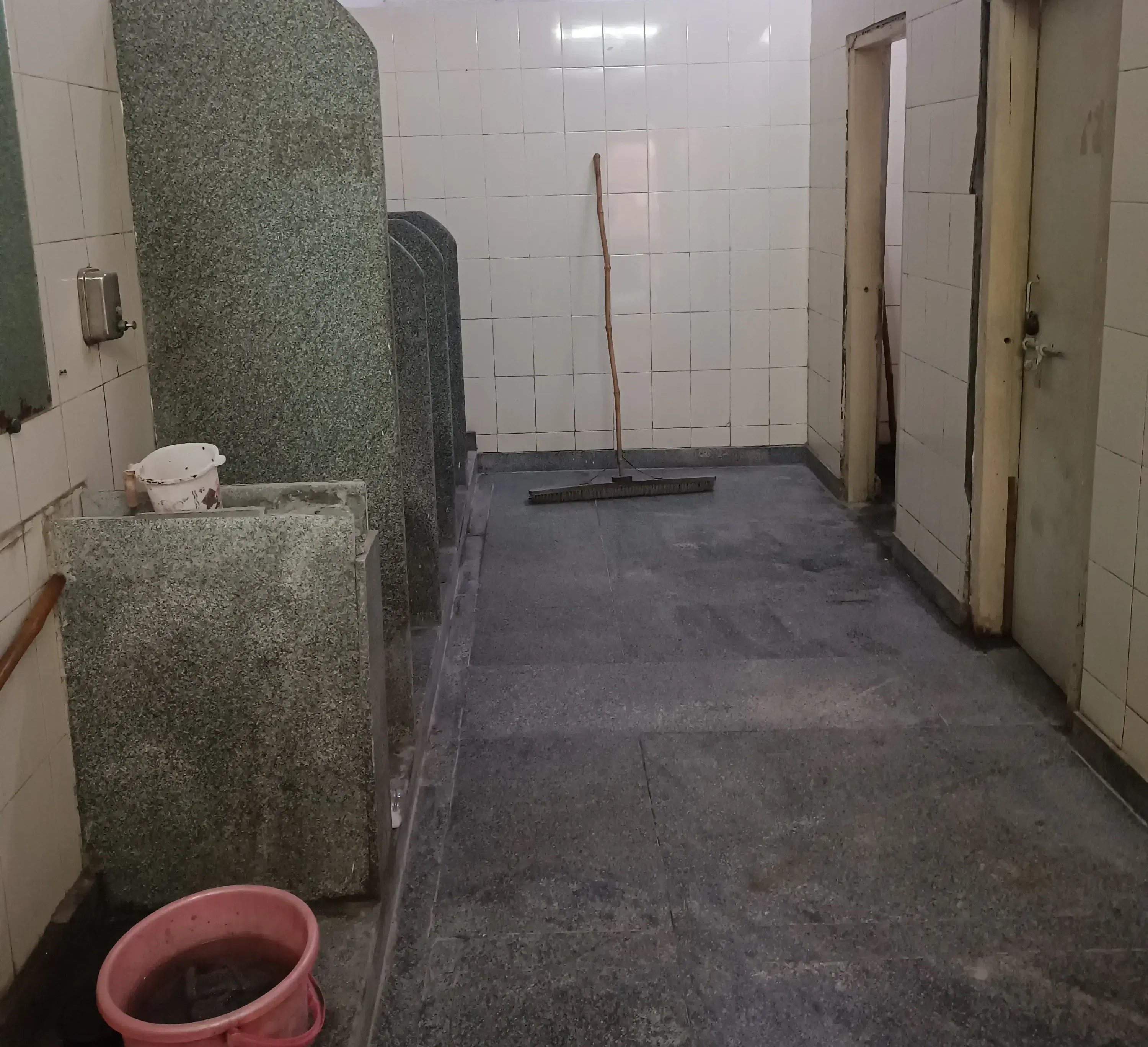 Kirori Mal College Academic Building photo 9